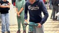 JHW-Wipptal Mädchen bedient Betonmischer, andere beobachten beim handwerklichen Workshop