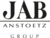 Logo von JAB Anstoetz Group mit schwarzem Schriftzug