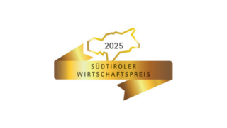 News Logo SÜDTIROLER WIRTSCHAFTSPREIS 2025 mit goldenem Band und Umriss einer Region