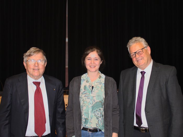 Cambio al vertice del consorzio Alto Adige Autonoleggiatori (KSM) Tre persone in abiti formali davanti a uno sfondo nero