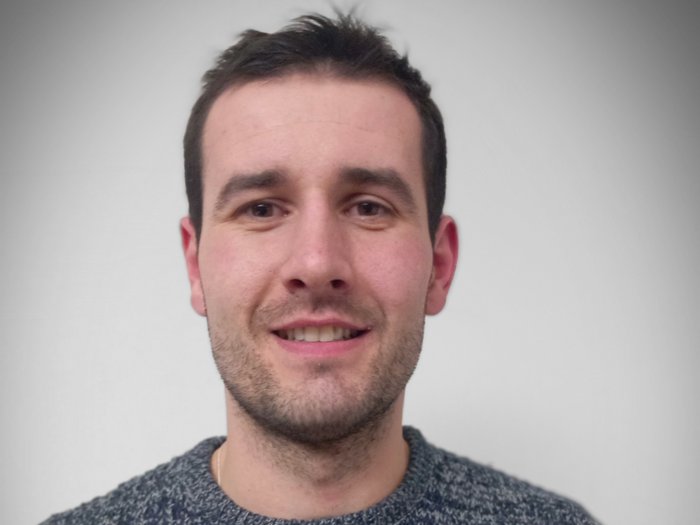 Gargazzone: confermata la guida a livello comunale Uomo con capelli corti scuri e maglione blu-grigio sorride alla fotocamera