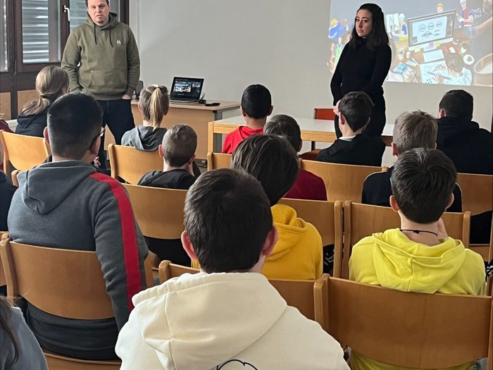 Mittelschule Glurns: Traumberufe im Gastgewerbe und Handwerk vorgestellt Schulklasse hört Vortrag zu verschiedenen Handwerksberufen