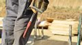 © Pixabay.com Handwerker mit Werkzeug an der Hose auf Baustelle
