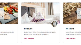 ALLE INHALTSELEMENTE Drei Karten mit Bildern von Essen, einem Bett und Text auf Holz- und Stoffhintergrund