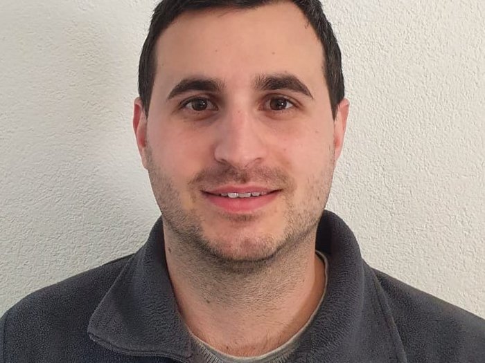 Kürzlich fand die jährliche lvh-Ortsversammlung in Partschins statt, bei der zahlreiche Mitglieder des lvh-Ortsausschusses, Vertreter der Gemeinde sowie des Bezirks Burggrafenamt zusammenkamen. Mann mit kurzer dunkler Haarfarbe trägt eine fleecejacke von Ungerer