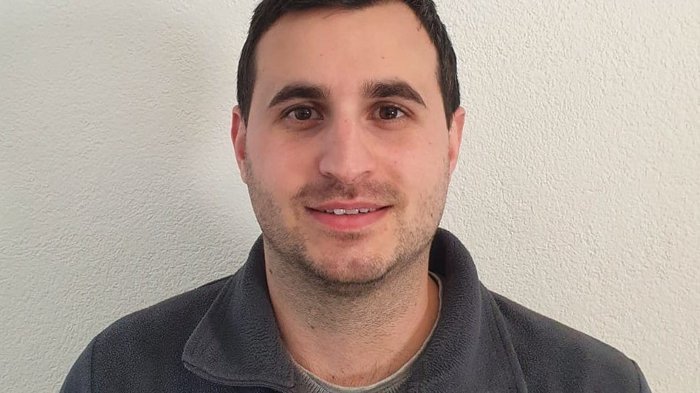 Kürzlich fand die jährliche lvh-Ortsversammlung in Partschins statt, bei der zahlreiche Mitglieder des lvh-Ortsausschusses, Vertreter der Gemeinde sowie des Bezirks Burggrafenamt zusammenkamen. Mann mit kurzer dunkler Haarfarbe trägt eine fleecejacke von Ungerer