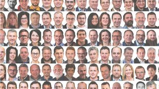 News Collage aus Porträtfotos von vielen verschiedenen Menschen