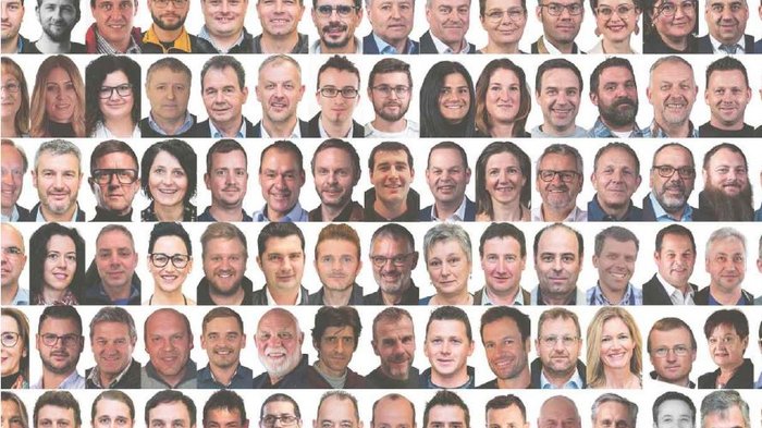 Rafforzare il ruolo del funzionario in futuro Collage di ritratti di molte persone diverse