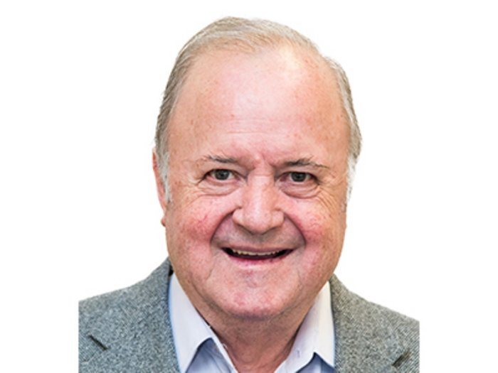 Gemeinderatswahlen 2020: Handwerker vertreten Wirtschaft und Gesellschaft Porträt eines lächelnden älteren Mannes vor weißem Hintergrund