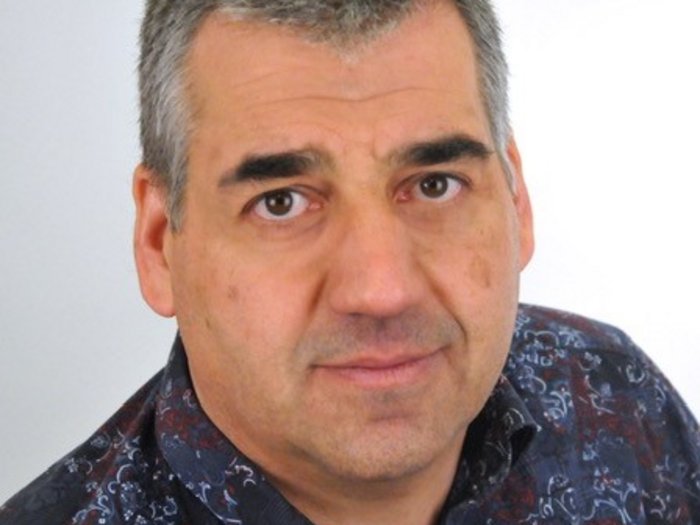 Autonoleggiatori: grande interesse per le misure di sostegno Ritratto di un uomo con capelli corti grigi e camicia fantasia