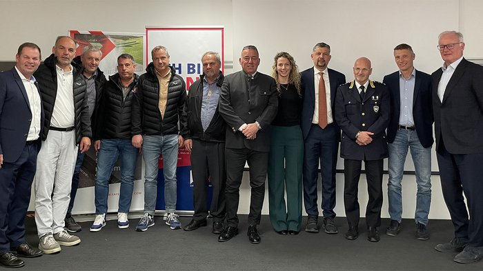 Engagiert für die Zukunft des Ofenbau-Handwerks Engagiert für die Zukunft des Ofenbau-Handwerks