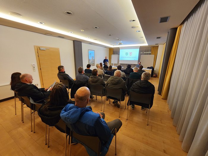 Zwischen Alltag und Zukunft: Handwerk im Dialog vor Ort Zwischen Alltag und Zukunft: Handwerk im Dialog vor Ort