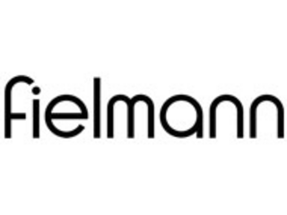 Konventionen Schwarzes Fielmann-Logo auf weißem Hintergrund