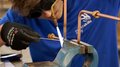 WorldSkills Italy: Obiettivo Lione Persona salda tubi di rame con cannello e occhiali protettivi