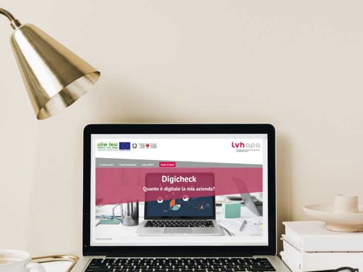 Soluzioni digitali Laptop con test Digicheck aperto per valutare la digitalizzazione dell'azienda