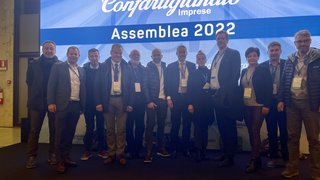 © lvh.apa Gruppe von Menschen auf der Confartigianato Imprese Versammlung 2022