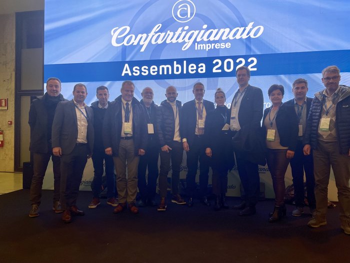 © lvh.apa Gruppe von Menschen auf der Confartigianato Imprese Versammlung 2022