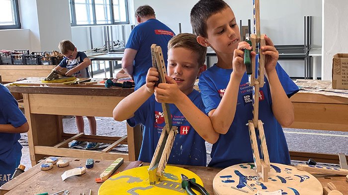 Kids-Akademie | Bunte Lichtmacher/innen Kids-Akademie | Bunte Lichtmacher/innen