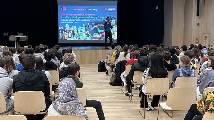 Südtirols Betriebe als stille Leistungsträger der Winterspiele Südtirols Betriebe als stille Leistungsträger der Winterspiele