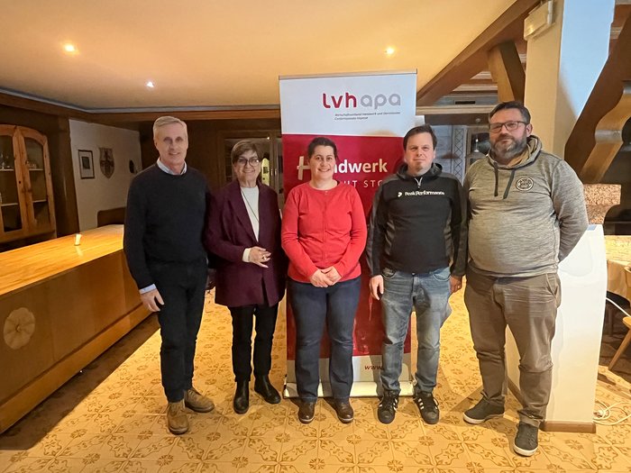 Zukunft ist Handarbeit Zukunft ist Handarbeit