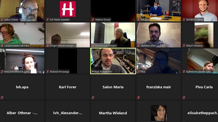 Nur Schrittweise Öffnung für Körperpflegeberufe Online-Meeting mit mehreren Teilnehmern in Videokonferenz