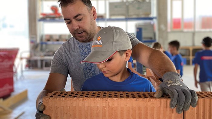 Accademia per bambini | Costruttori/costruttrici diligenti Accademia per bambini | Costruttori/costruttrici diligenti
